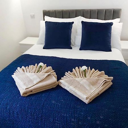 Fidelity Stays Beach Themed Apartment Brighton Eksteriør bilde
