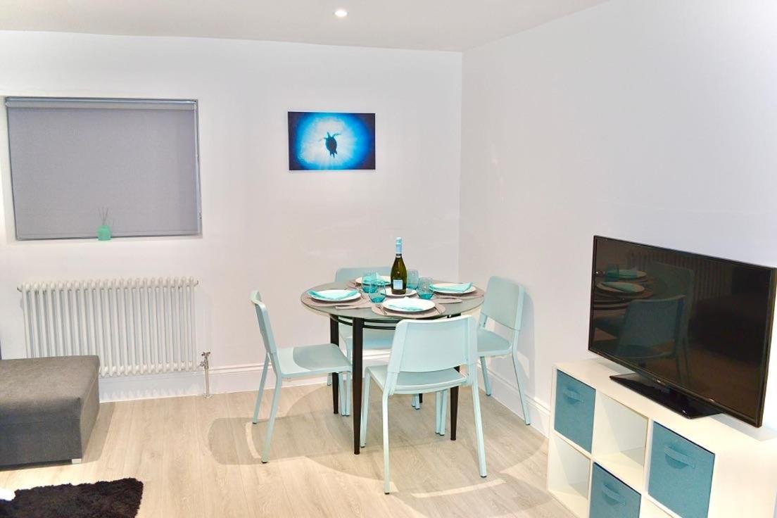 Fidelity Stays Beach Themed Apartment Brighton Eksteriør bilde